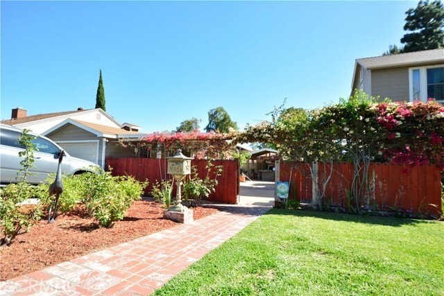Photo - 14320 La Cuarta St