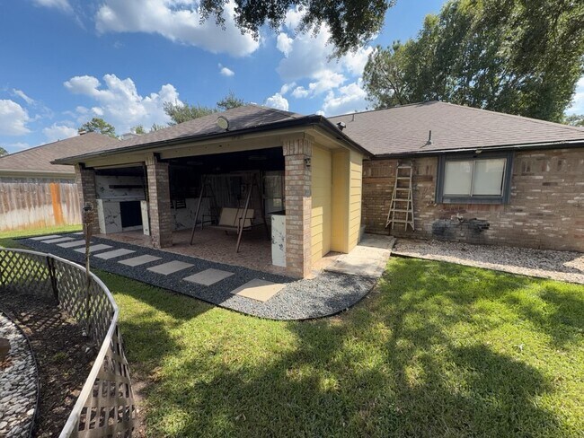 17518 Masonridge Dr