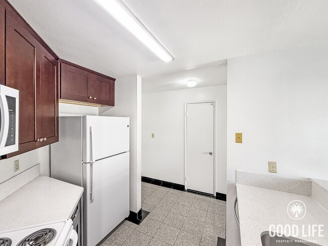 Photo - Beautiful 1 Bedroom 1 Bathroom in UTC! Unidad 2910