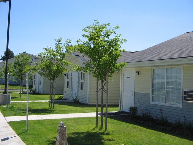 Montrose Apartments