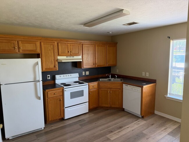 Photo - 2 Bed 1 Bath Duplex
