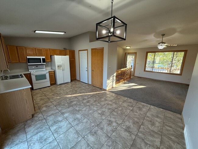 Photo - 205 S Foss Ave