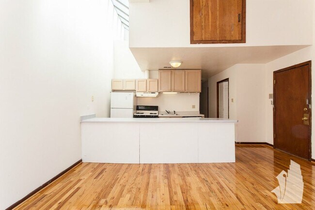 Photo - 2519 N Lincoln Ave Unidad 2521 b3