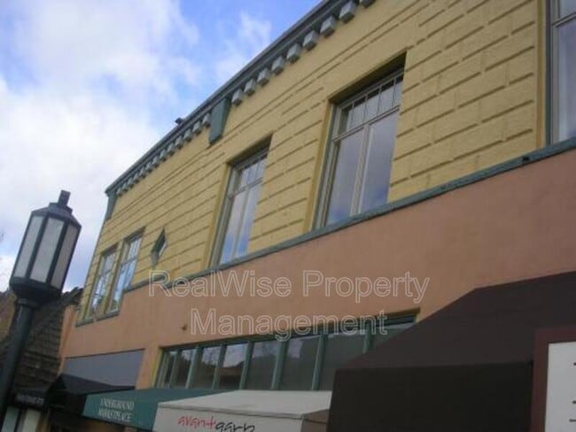 Building Photo - 395 E Main St Unit 5