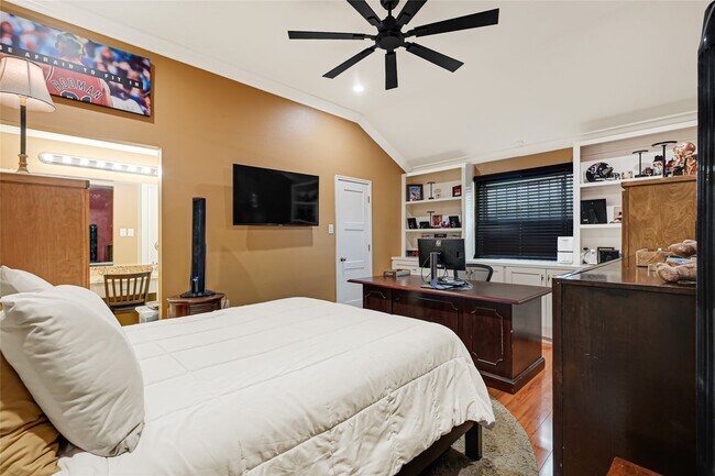 Photo - 1807 Strongs Ct