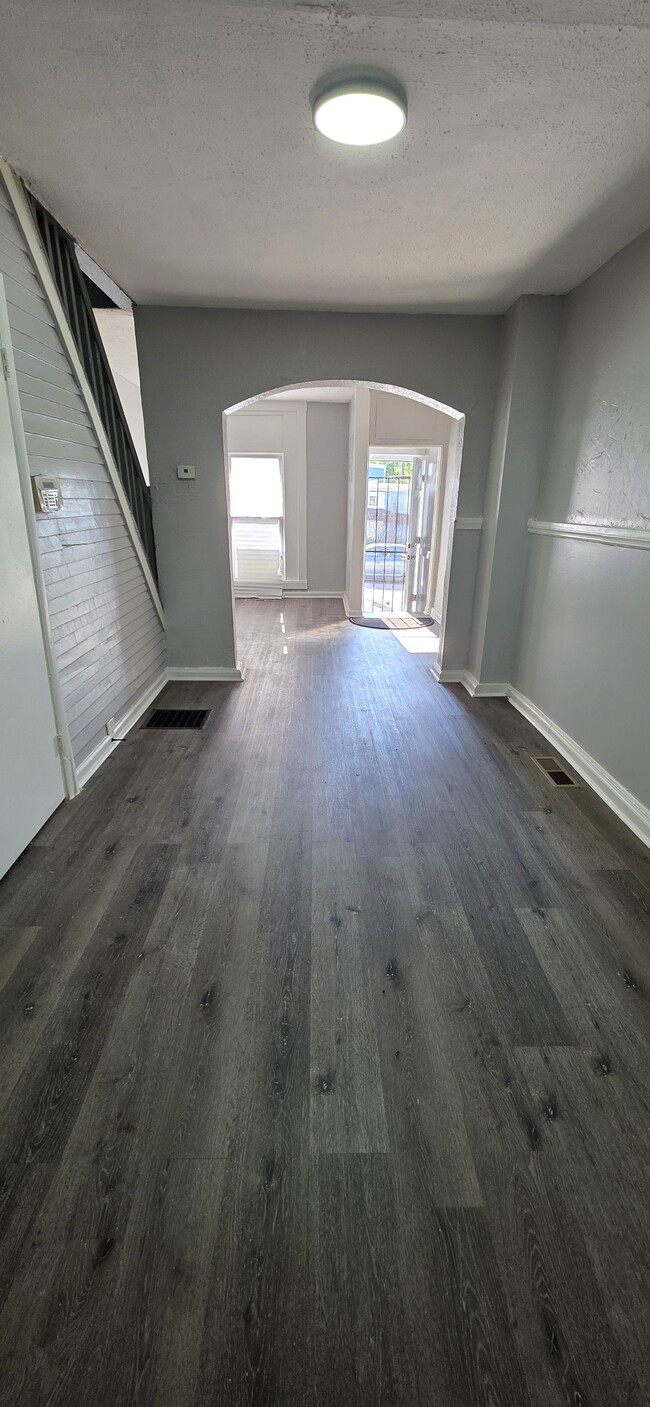 Photo - 102 N Janney St