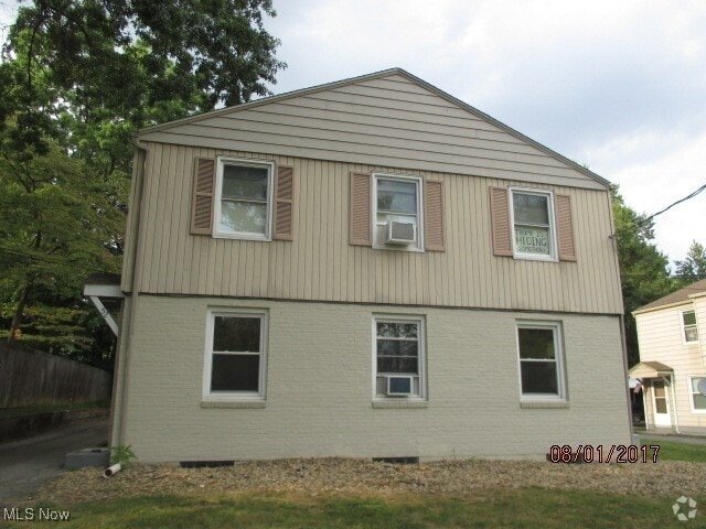 Building Photo - 52 Willow Dr Unit 4 Rental