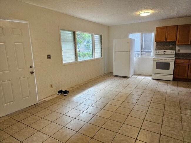 Photo - Spacious 3-Beds, 2-Bath Apartment. Back unit Unit B