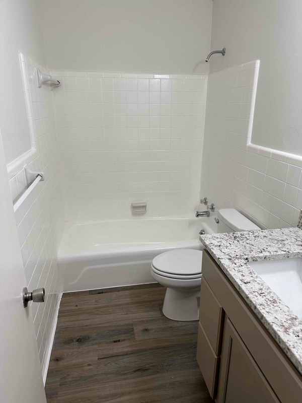 Photo - 2501 Redwood Ct Unit 4