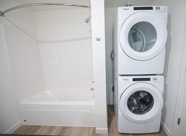 Stackable washer & dryer