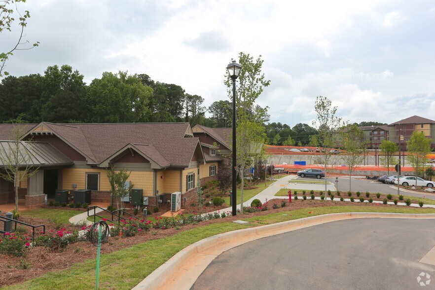 Mills Creek Crossing Apartments For Rent in Scottdale, GA