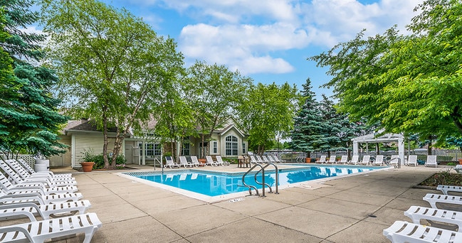 The Grove at Schaumburg Apartments