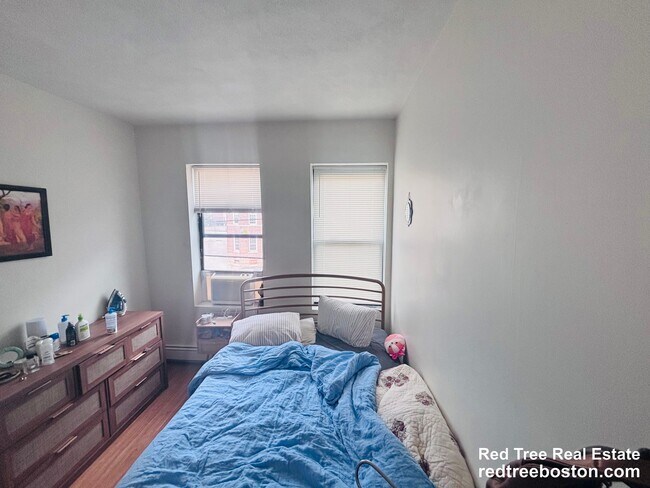 59 S Huntington Ave Unit 4