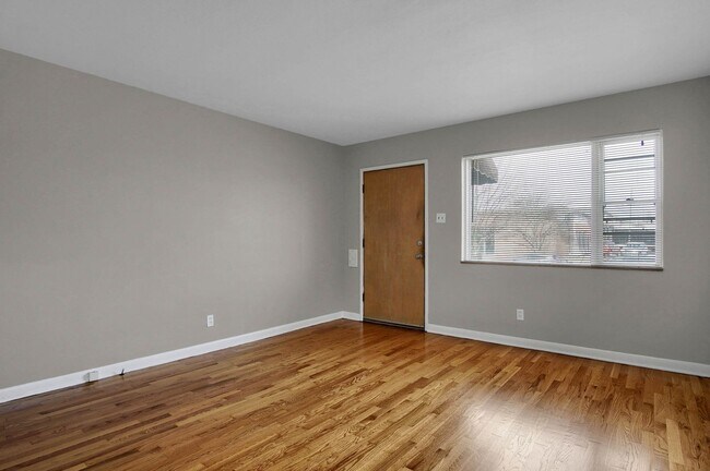 Photo - Living on Fyler is so Hawt Right Now Unit 5004 - 647