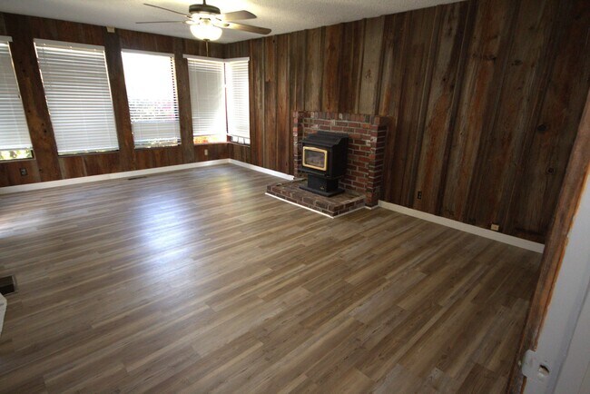 Photo - Beautiful SeaTac Home with Expansive Territorial Views