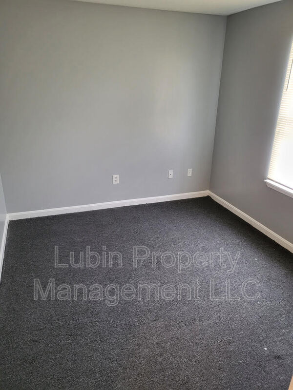 Photo - 2525 Rozelle St