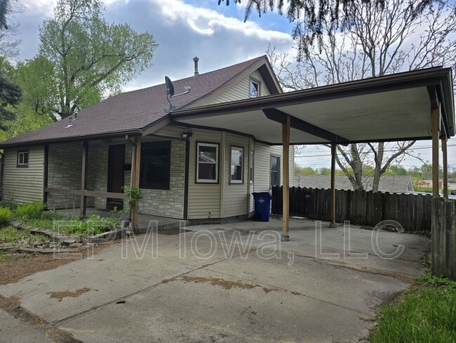 Building Photo - 4037 Vine Ave SE