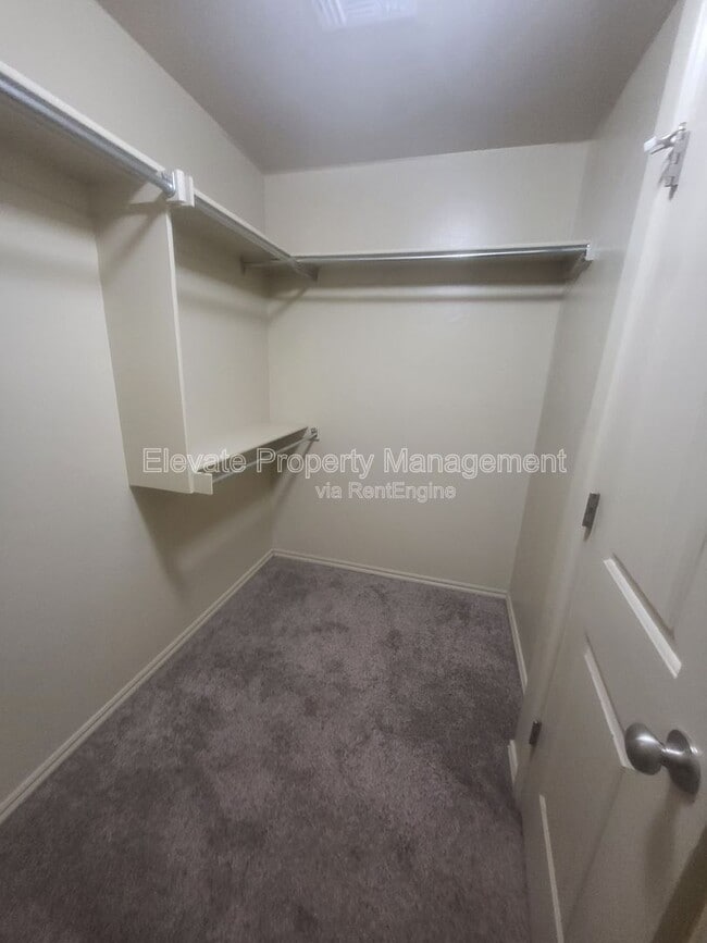 Photo - 923 West Prairie Wind Way