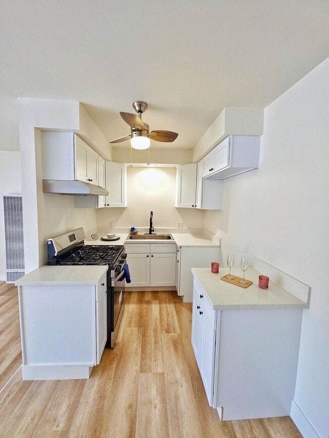 Photo - Redondo Apartments