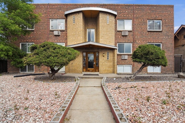 Building Photo - $1,345.95, 1 Beds - 1 Bath, Condo in Denver with Onsite Laundry! Unit 11