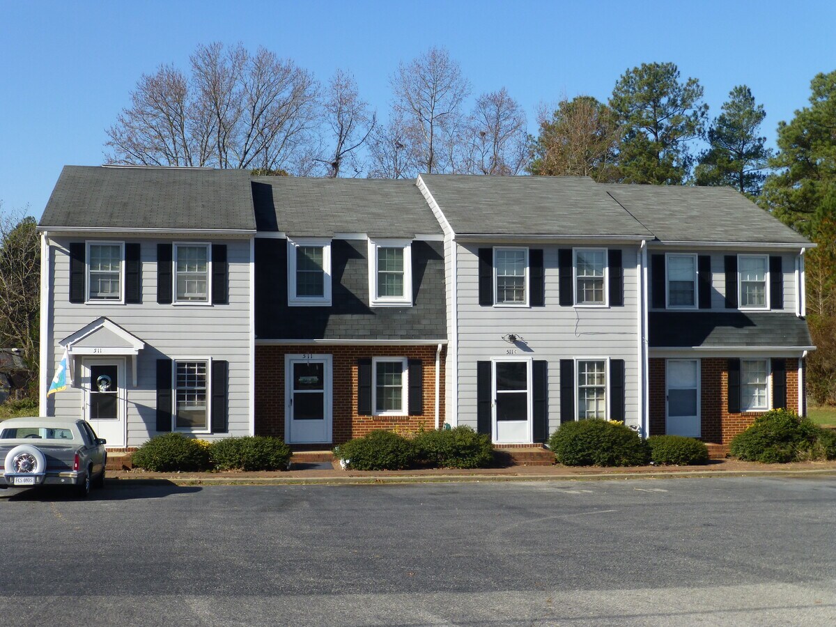 511 Kistler St Townhome Townhome Rental in Emporia VA