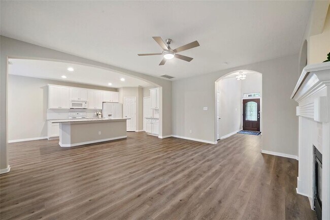 Photo - 130 W Burberry Cir Condo