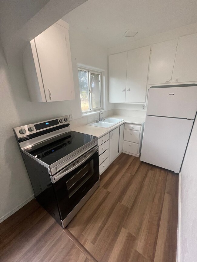 Building Photo - 1823 Kalmia St Unit 1825 Rental