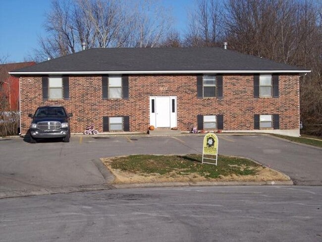 Building Photo - 807 Foster Ln Unit A