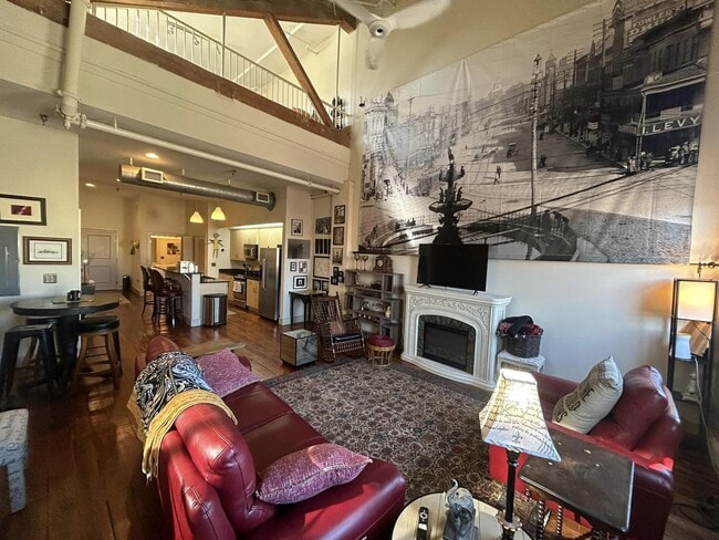 Building Photo - 246 N Court St Unit L