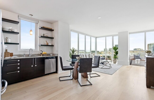 Photo - 300 Berry St Unidad 1508