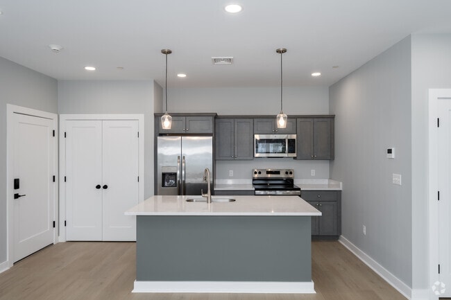 1BR, 1BA - 762SF - Kitchen