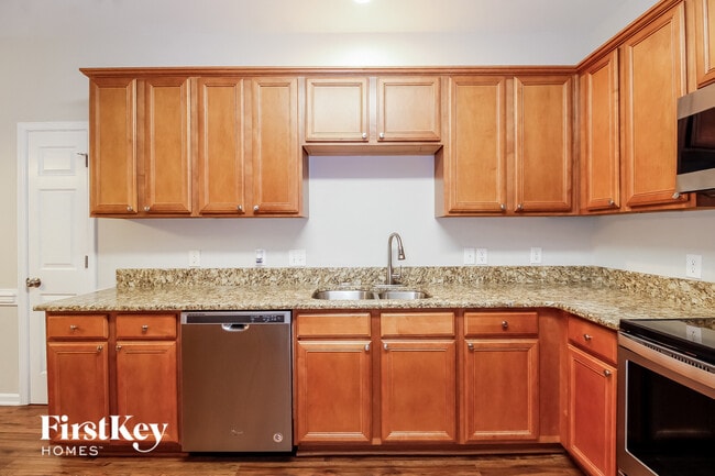 Photo - 708 Hawthorn Ridge Dr