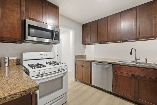 Photo - 1910 N Floyd Rd Unidad 1912