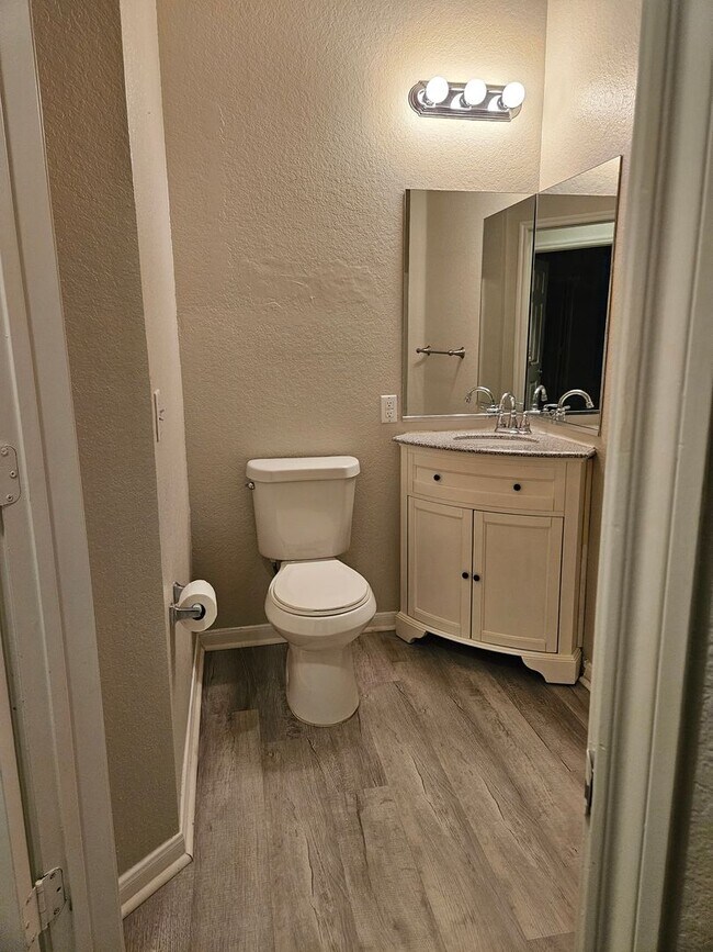 Photo - New Remodel 2/2 Fireplace; Quartz Countertops-FREE WATER/SEWER!