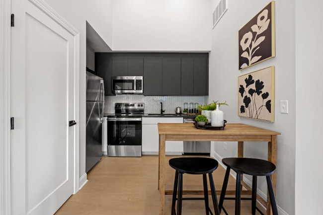 600 N Howard St Unit 202