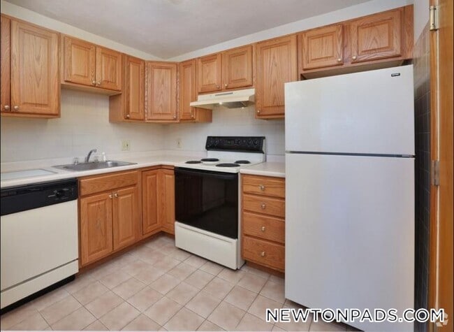Building Photo - 288 Grove St Unit 10 Rental