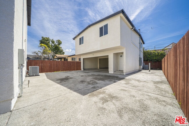 Building Photo - 236 W 84th Pl Rental