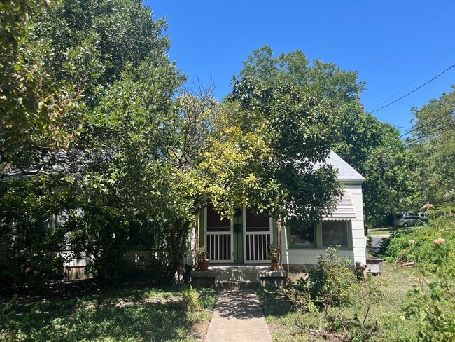 Building Photo - Fairview Properties Unit 304 Park Lane  A Rental