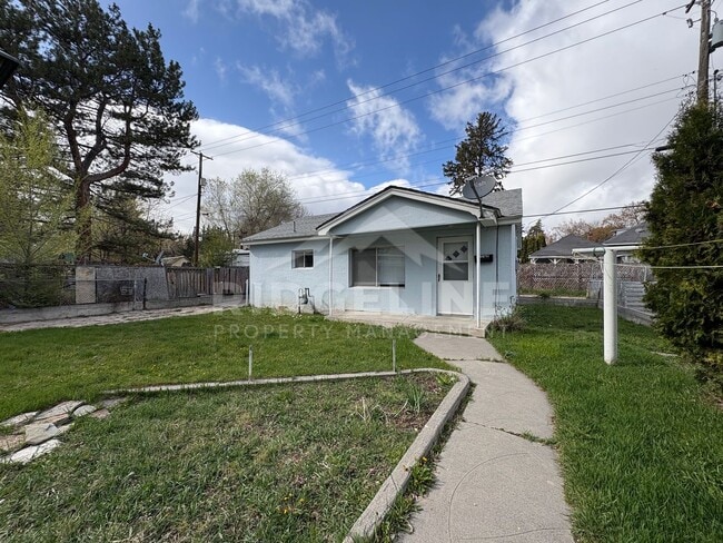 Building Photo - 225/227 8th Street Unit 225