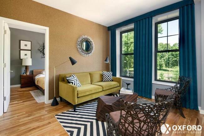 Photo - 83-30 Kew Gardens Rd