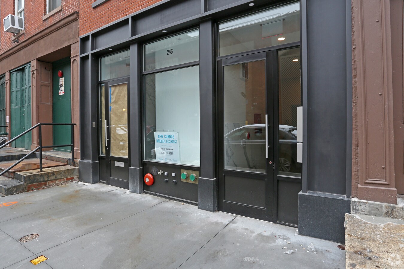 Photo - 246 Front St