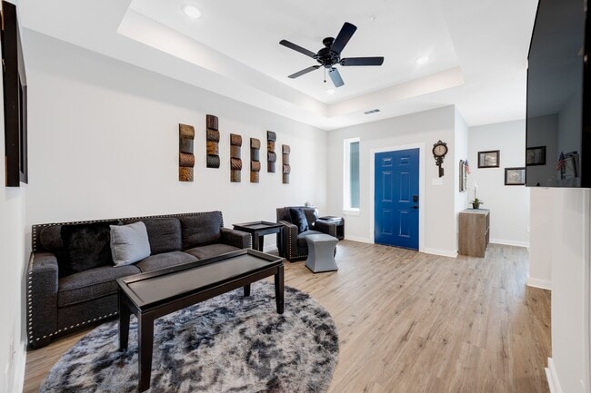 Photo - 10317 Lake Rd