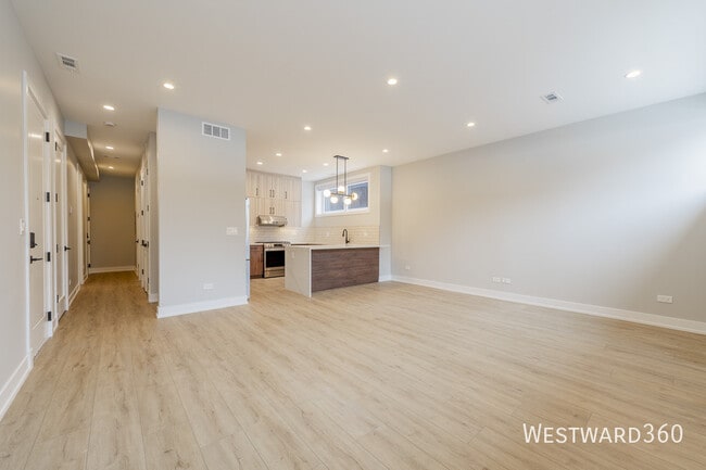 Photo - 2351 W Flournoy St Unit #G02