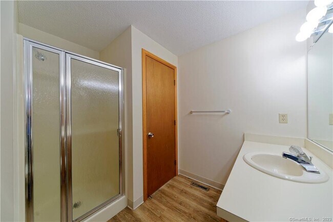 Photo - 107 Ivy Ln Unit 107