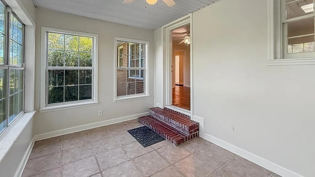 Photo - 2206 White Oak Dr