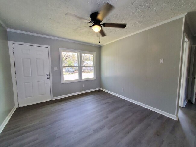 Photo - 206 S 5th St