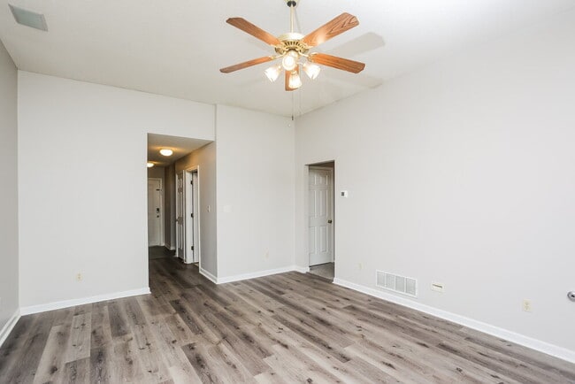 Photo - 8459 Cross Point Dr