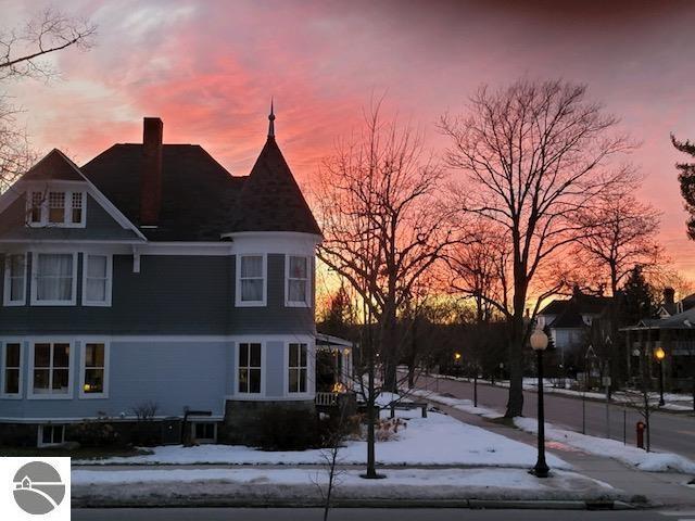 Photo - 544 E State St