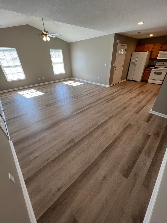 Main Living - 2A Circleview Dr