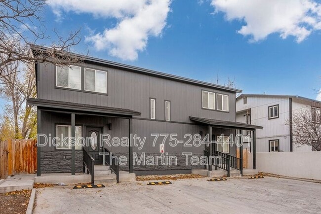 Building Photo - 121 Caliente St